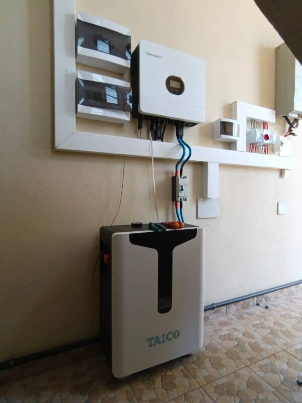 Installation solaire 16 kWh Taico à Lomé