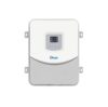 Onduleur solaire hors réseau Deye 6,6 kW SUN-6.6K-OG03LP1-EU-AM2 vu de face, écran LCD